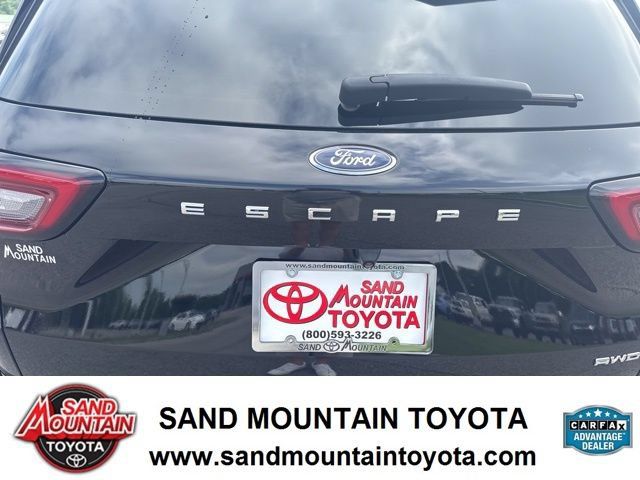 Used 2023 Ford Escape ST-Line Elite w/ Premium Technology Package AWD/4WD image 11