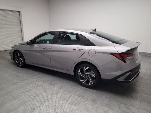 Used 2025 Hyundai Elantra Sport FWD image 3