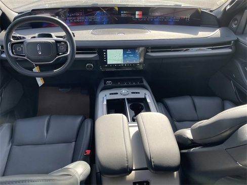 New 2025 Lincoln Navigator Reserve w/ Jet Appearance Package image 16