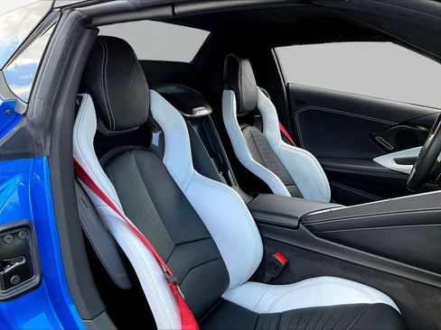 Used 2025 Chevrolet Corvette Stingray Preferred Conv w/ Stealth Interior Trim Package RWD image 24