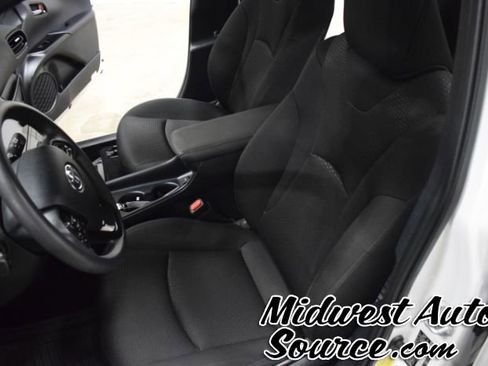 Used 2022 Toyota Prius L Eco image 13