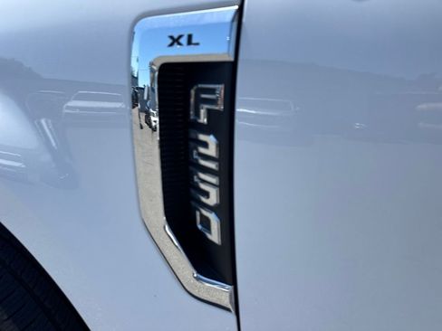 Used 2018 Ford F250 XL w/ Power Equipment Group RWD image 10