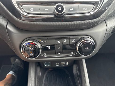 Used 2022 Chevrolet TrailBlazer LT w/ Convenience Package FWD image 15