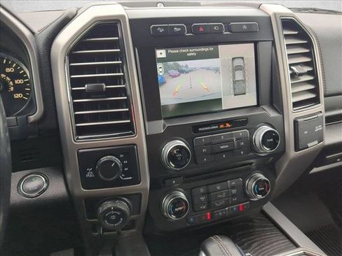 Used 2018 Ford F150 Platinum w/ Equipment Group 701A Luxury image 14