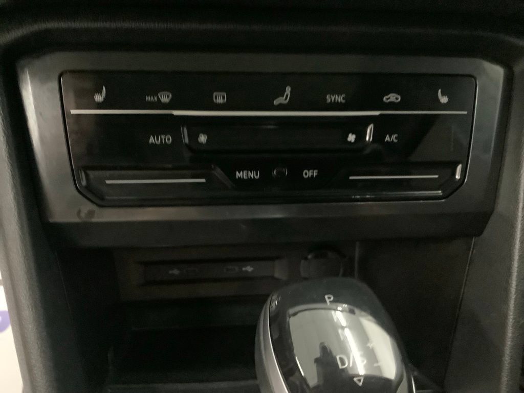 Used 2023 Volkswagen Tiguan SE w/ Panoramic Sunroof Package FWD image 20