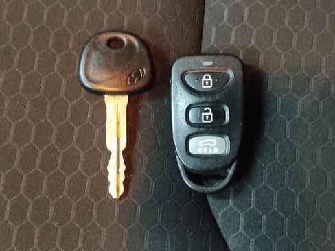 Used 2020 Hyundai Elantra SEL w/ Cargo Package (C1) image 32