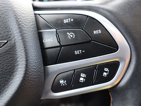 Used 2021 Chrysler Pacifica Pinnacle image 18