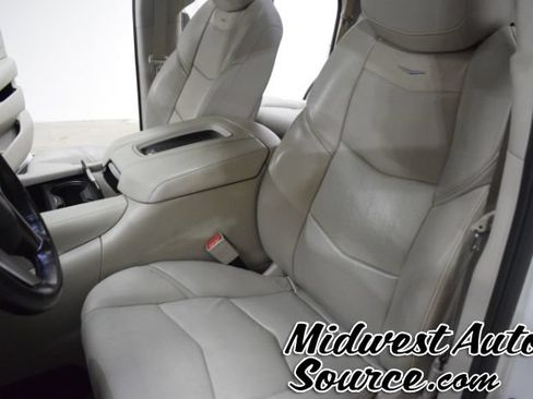 Used 2019 Cadillac Escalade Premium Luxury AWD/4WD image 11