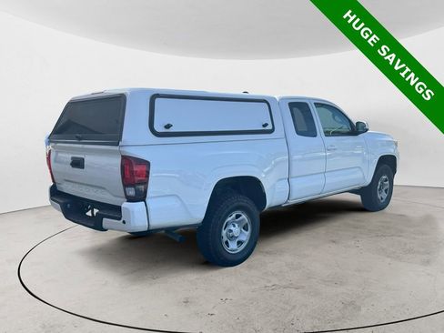 Used 2020 Toyota Tacoma SR image 3