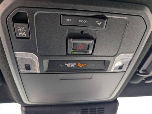 New 2026 Toyota 4Runner SR5 AWD/4WD image 12