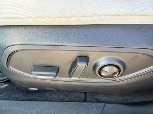 New 2026 Jeep Cherokee Laredo image 7