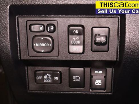 Used 2018 Toyota Tundra Platinum image 21