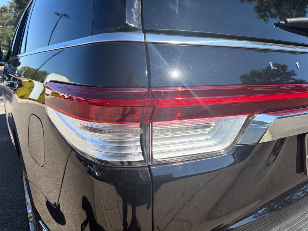 Used 2024 Lincoln Navigator Premiere AWD/4WD image 30