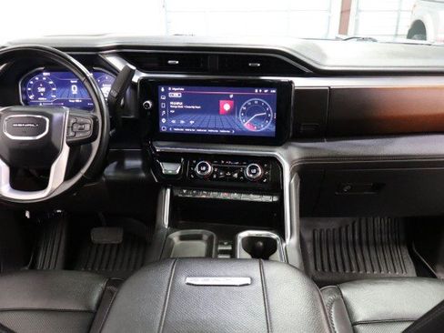Used 2024 GMC Sierra 2500 Denali w/ Denali Reserve Package AWD/4WD image 7