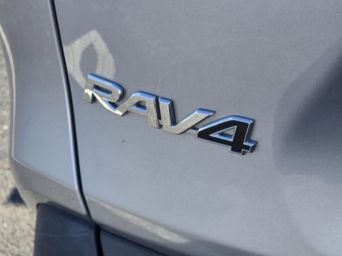 Used 2021 Toyota RAV4 XLE w/ Carpet Mat Package (TMS) image 24