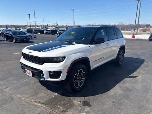 Used 2022 Jeep Grand Cherokee Trailhawk image 4