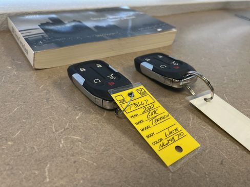 Certified 2022 GMC Terrain SLT w/ Infotainment Package II image 16