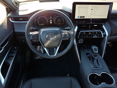 Certified 2024 Toyota Venza Limited image 13
