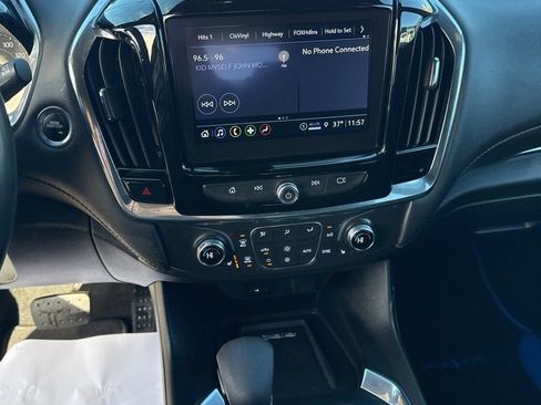 Used 2023 Chevrolet Traverse LT w/ Midnight/Sport Edition image 15