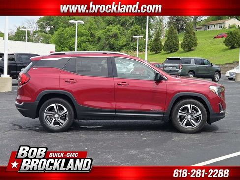 Used 2021 GMC Terrain SLT FWD image 2
