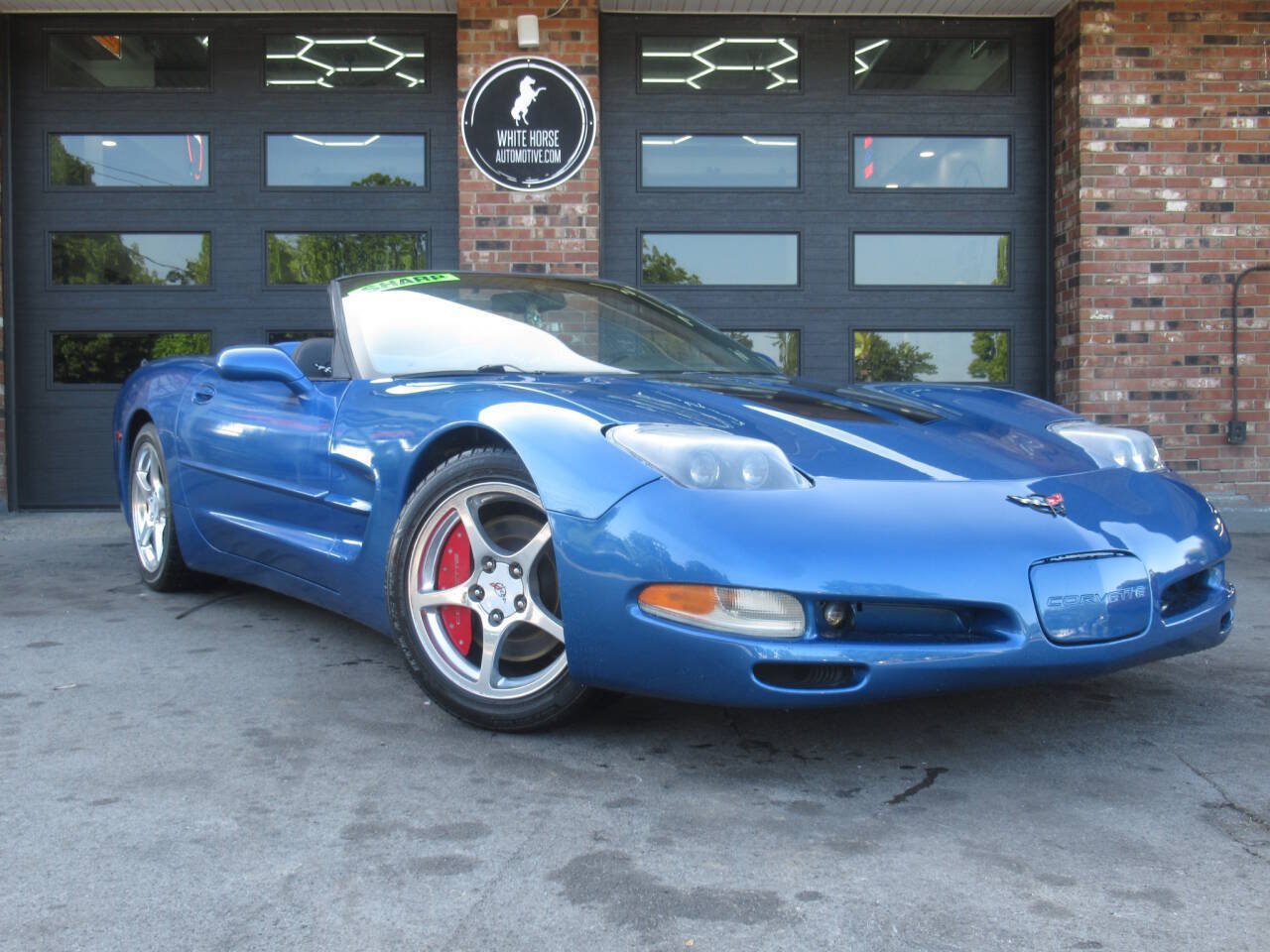Used 2000 Chevrolet Corvette Convertible w/ Memory Pkg RWD image 1