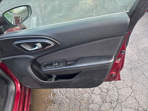 Used 2015 Chrysler 200 Limited w/ Convenience Group FWD image 8