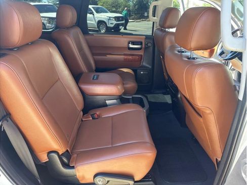 Used 2018 Toyota Tacoma TRD Off-Road w/ Technology Package image 36