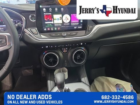 Used 2024 Chevrolet Blazer LT w/ Midnight/Sport Edition FWD image 10