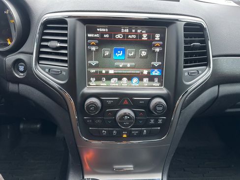 Used 2017 Jeep Grand Cherokee Altitude image 17