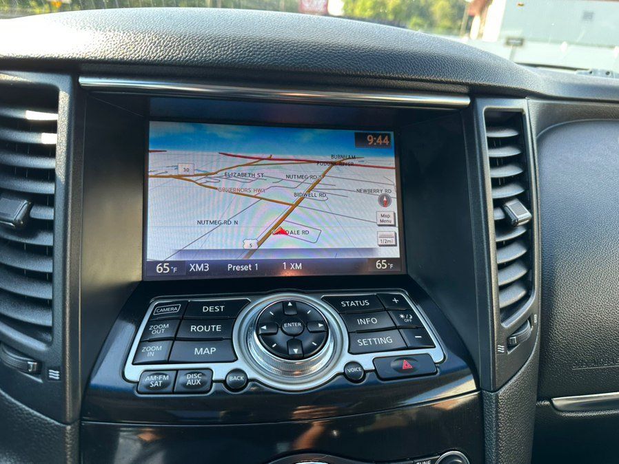 Used 2017 INFINITI QX70 AWD w/ Premium Package image 21