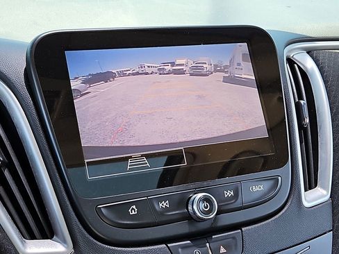 Used 2022 Chevrolet Malibu LT FWD image 18