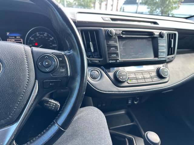 Used 2018 Toyota RAV4 XLE FWD image 38
