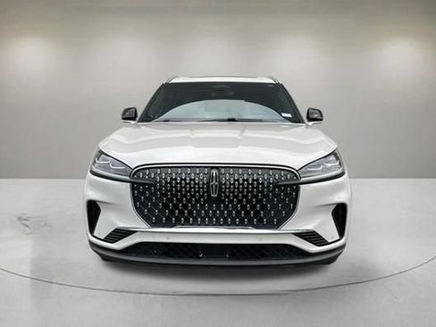 Used 2025 Lincoln Aviator Reserve w/ Equipment Group 201A AWD/4WD image 2