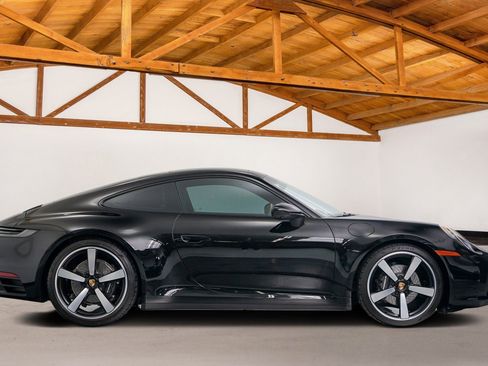 Used 2024 Porsche 911 Carrera image 5