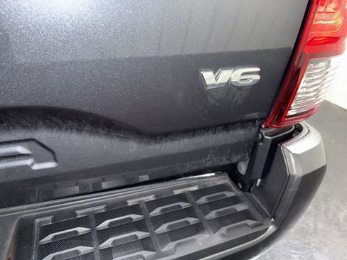 Used 2023 Toyota Tacoma SR AWD/4WD image 32