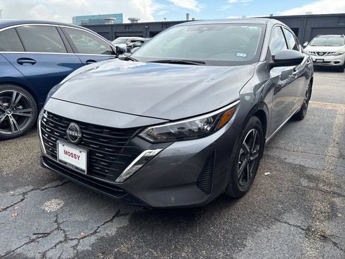 Used 2025 Nissan Sentra SV FWD image 2
