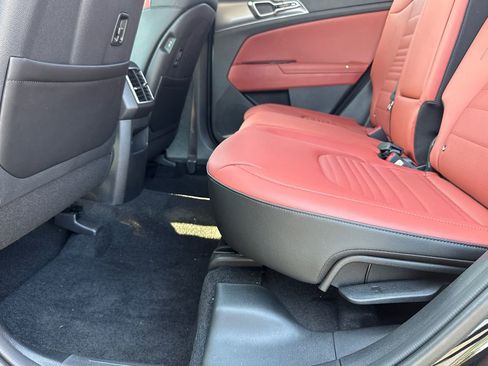 Certified 2025 Kia Sportage SX AWD/4WD image 21