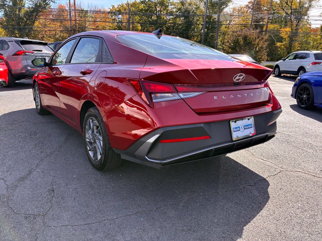 Used 2024 Hyundai Elantra SEL FWD image 5