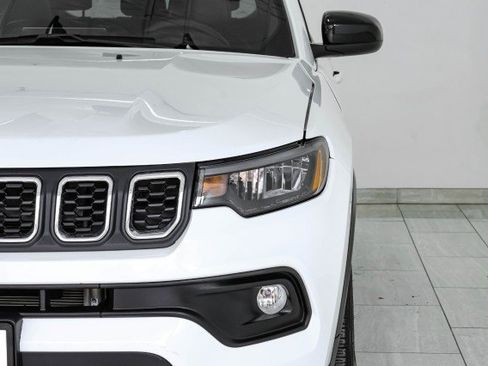 Used 2024 Jeep Compass Latitude AWD/4WD image 48