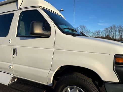 Used 2014 Ford E-250 and Econoline 250 Extended w/ Power Group image 24