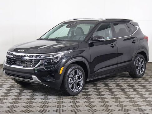 Used 2024 Kia Seltos S AWD/4WD image 8
