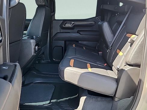 Used 2022 GMC Sierra 1500 AT4 w/ AT4 Preferred Package AWD/4WD image 12