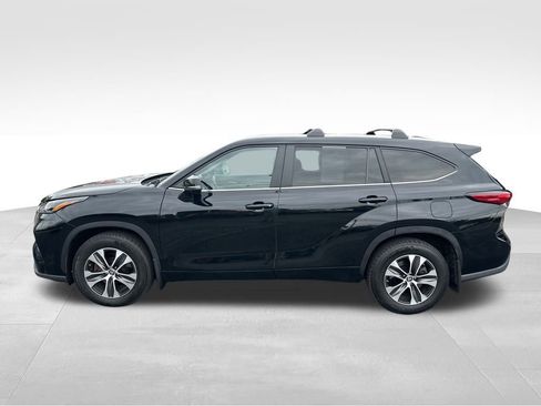 Used 2023 Toyota Highlander XLE image 5