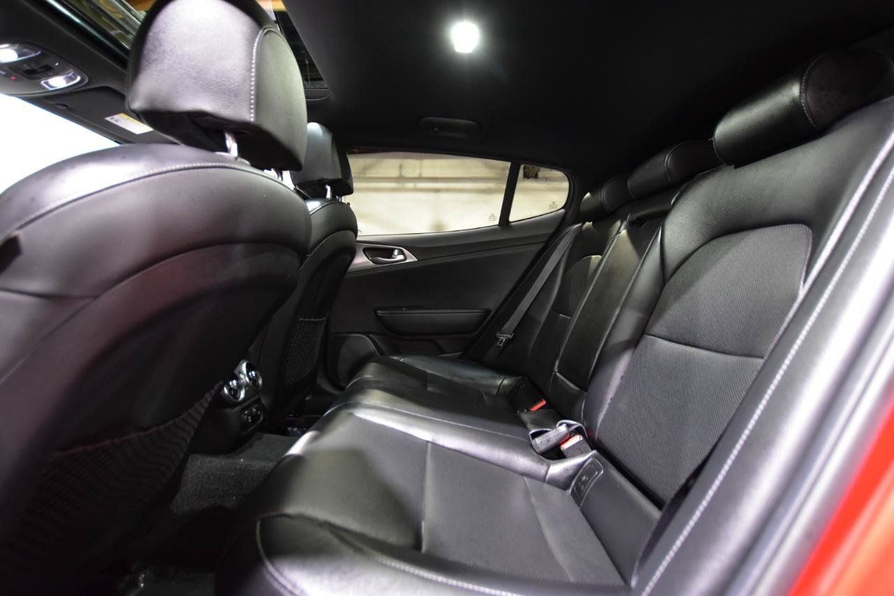 Used 2022 Kia Stinger GT1 AWD/4WD image 34