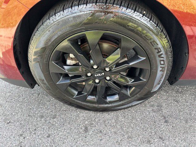 Certified 2024 Kia Carnival SX Prestige FWD image 29