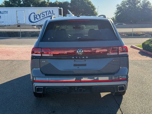 New 2026 Volkswagen Atlas Peak Edition AWD/4WD image 10