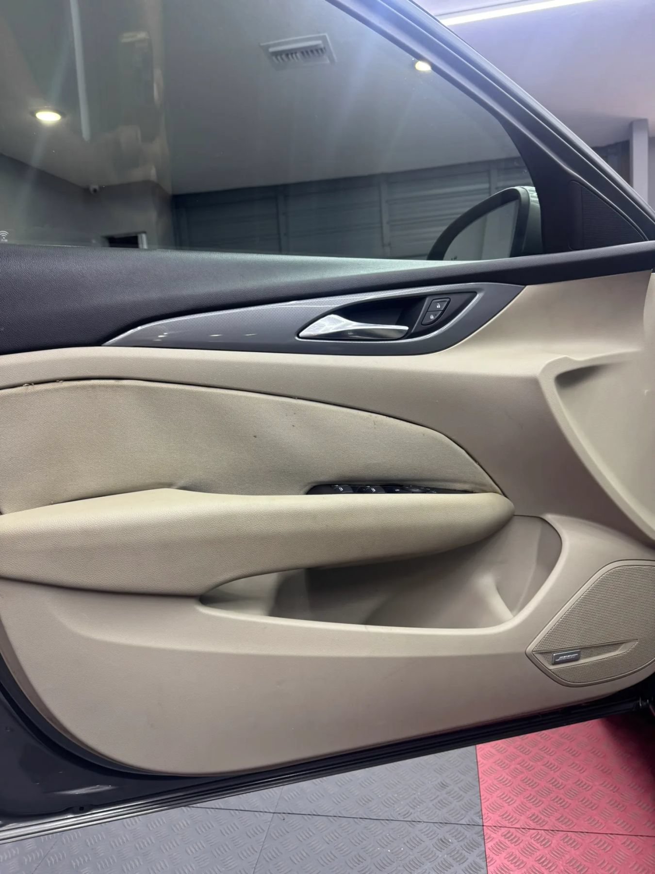 Used 2018 Buick Regal Preferred w/ Sights and Sounds Package FWD image 11