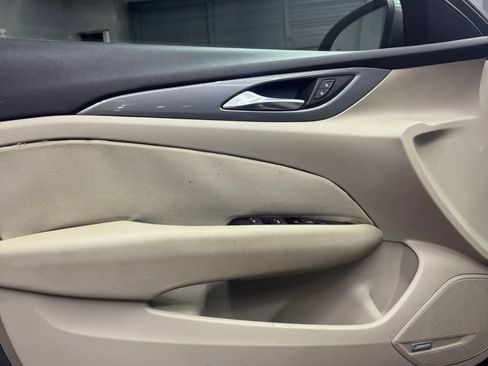 Used 2018 Buick Regal Preferred w/ Sights and Sounds Package FWD image 11