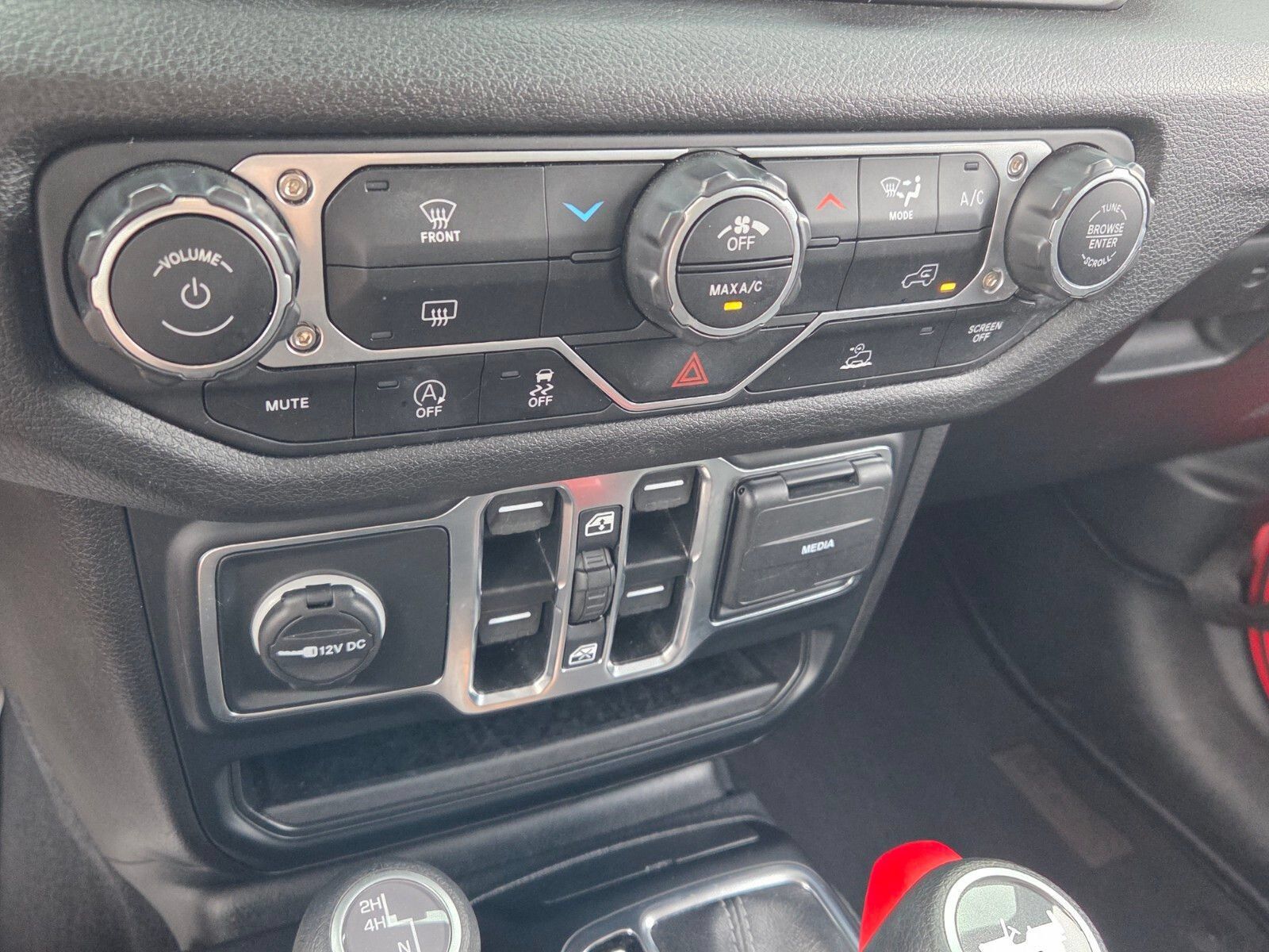 Used 2025 Jeep Wrangler Unlimited Sport AWD/4WD image 21