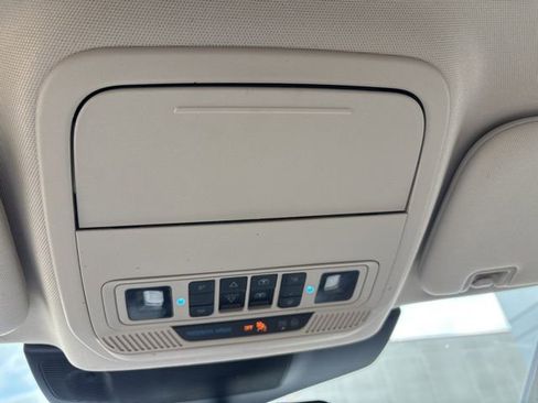 Used 2022 Ford Explorer Platinum w/ Equipment Group 601A AWD/4WD image 20